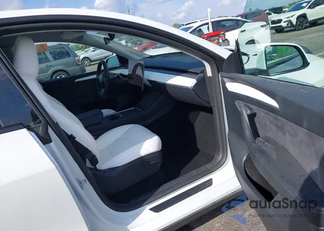 2024 Tesla Model Y Long Range Dual Motor All-Wheel Drive/Rwd from USA, damaged, VIN 7SAYGDED0RF199456